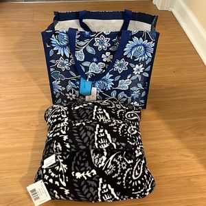 NWT Vera Bradley fleece travel blanket and tote
